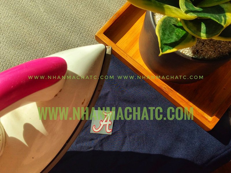 cach in nhan ep nhiet bang ban la