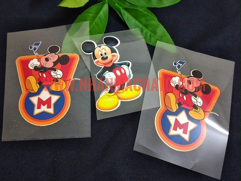 in ao hinh mickey ngo nghinh