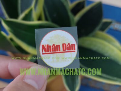 in logo bao nhan dan len khau trang