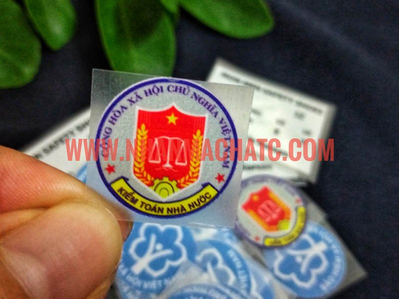 logo in len khau trang