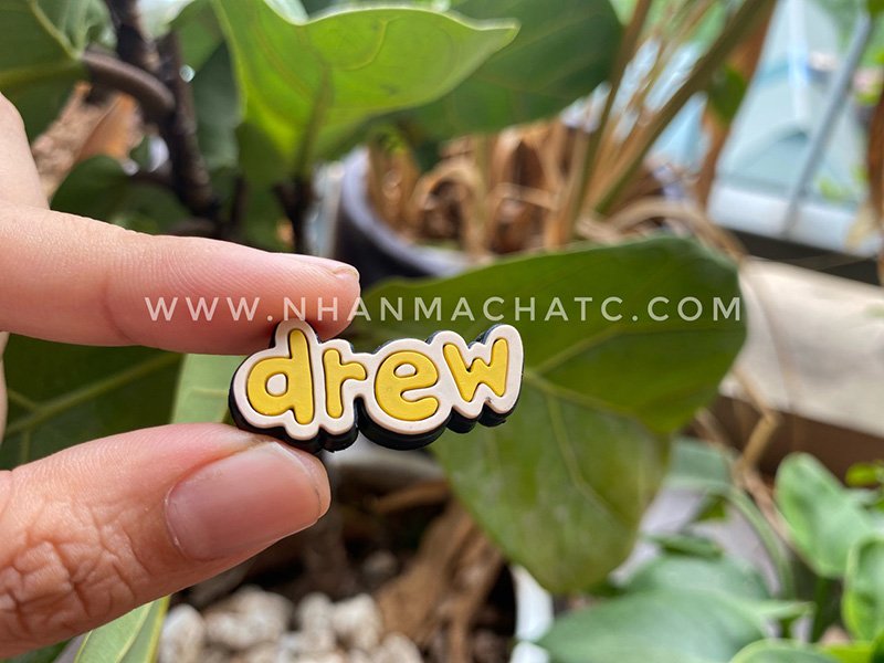 logo nhua dẻo drew