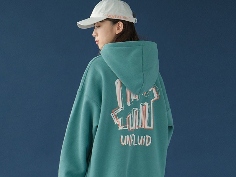 xuong in logo len ao hoodie re dep chat luong theo yeu cau