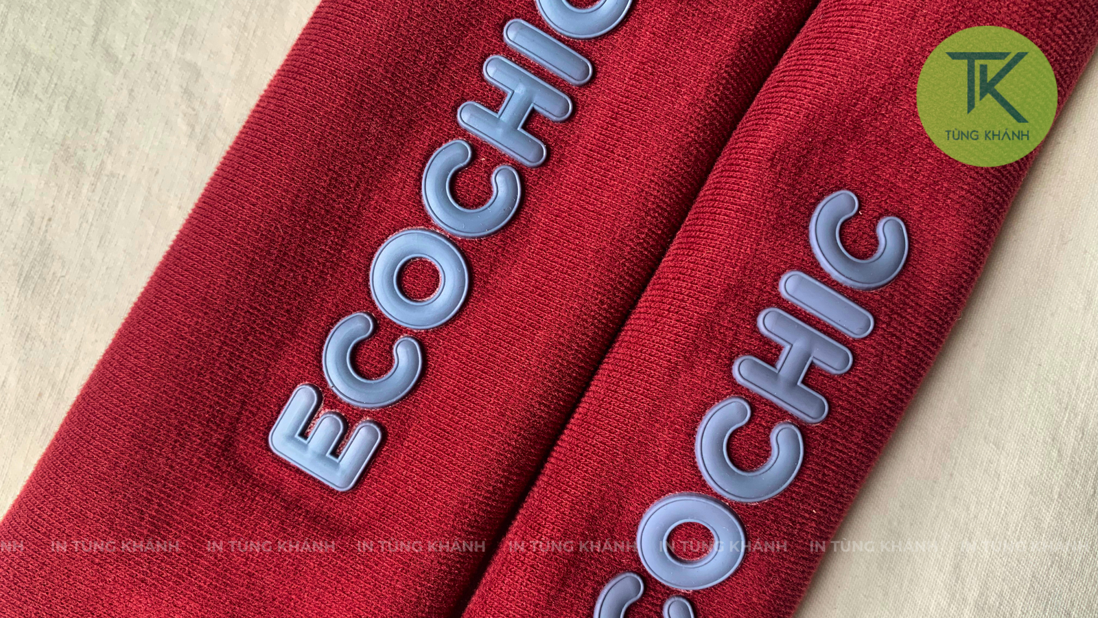 in logo nhựa dẻo trực tiếp lên vải