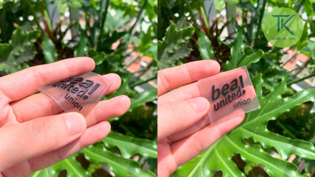 Nhãn mác cao su nền trong