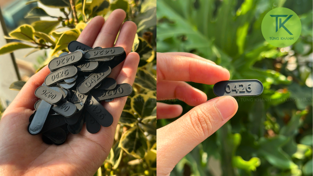 Logo cao su may ở tay áo