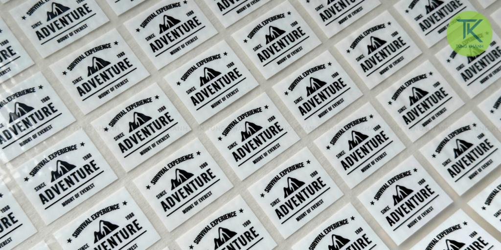 Độ sắc nét của logo và chữ nhỏ khi in pet