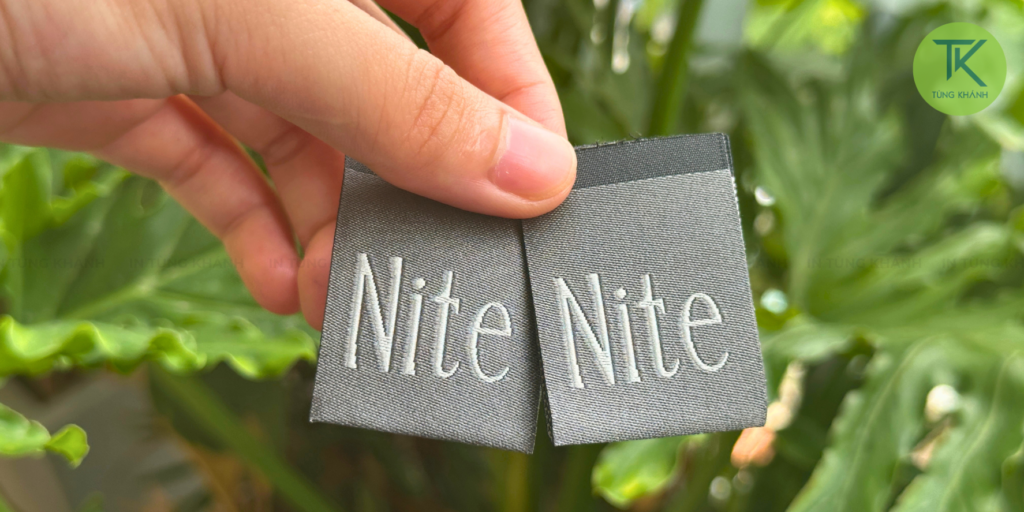 Lợi ích khi đặt bộ nhãn mác quần áo tại Tùng Khánh